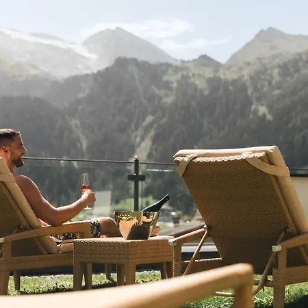 Klausnerhof - Hintertux Hotel