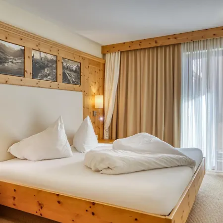 Klausnerhof - Hintertux Hotel Tux