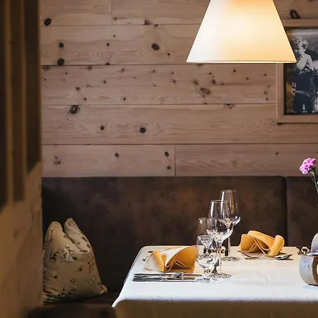 Klausnerhof - Hintertux Hotel Tux